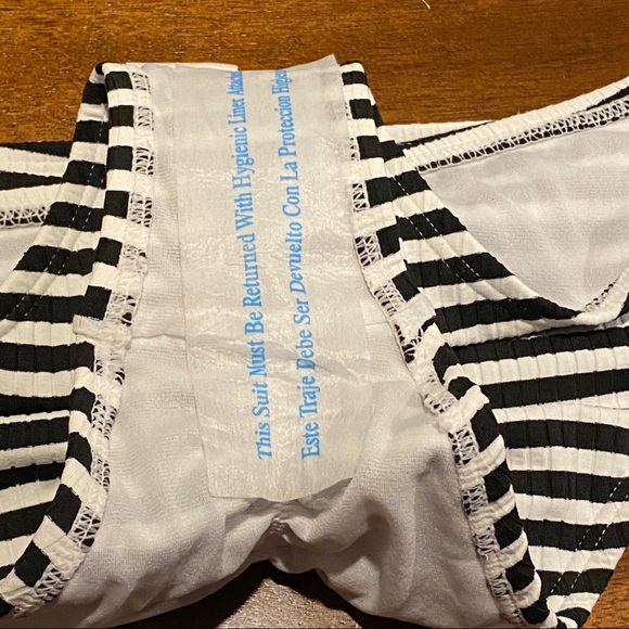 Juniors' Ribbed Cheeky Hipster Bikini Bottom - Picture 5 of 9